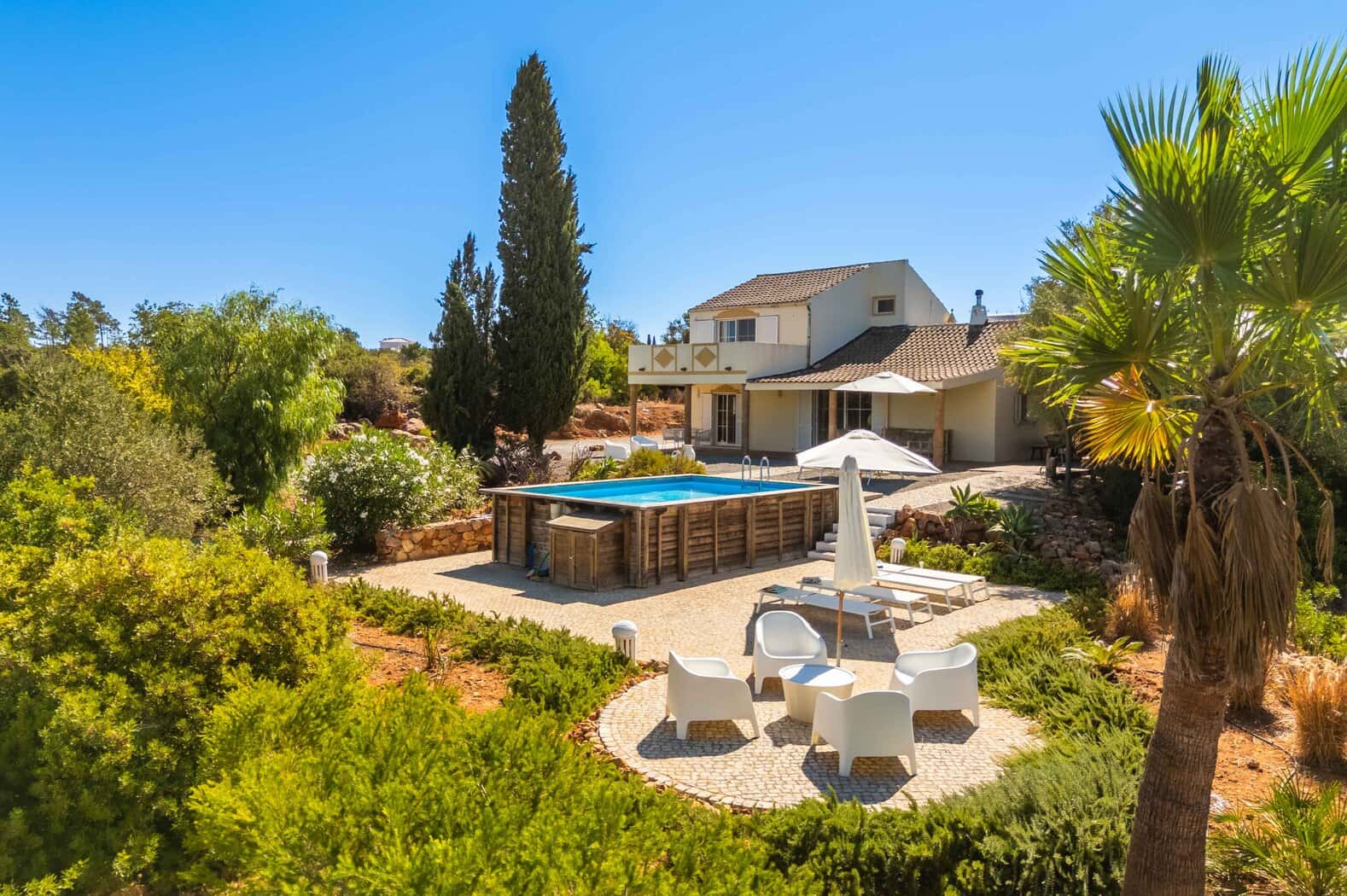 Casa Colinas Roxas