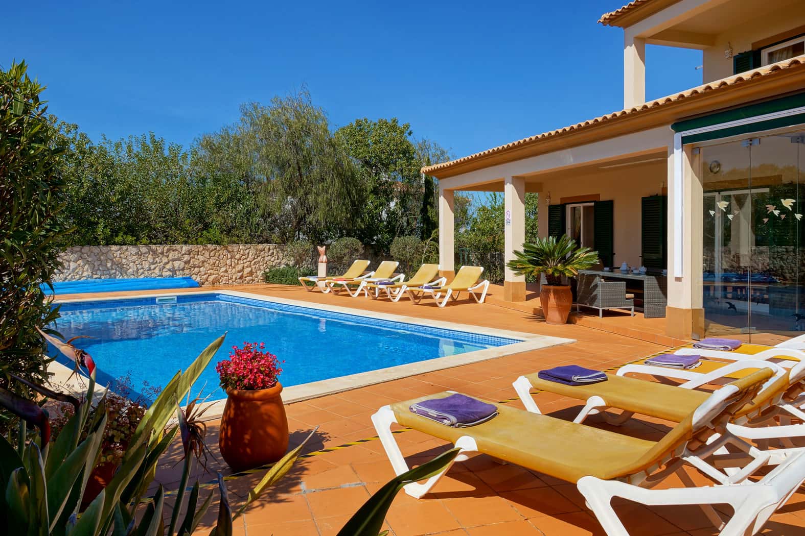 Villa Gramacho by Portucasa