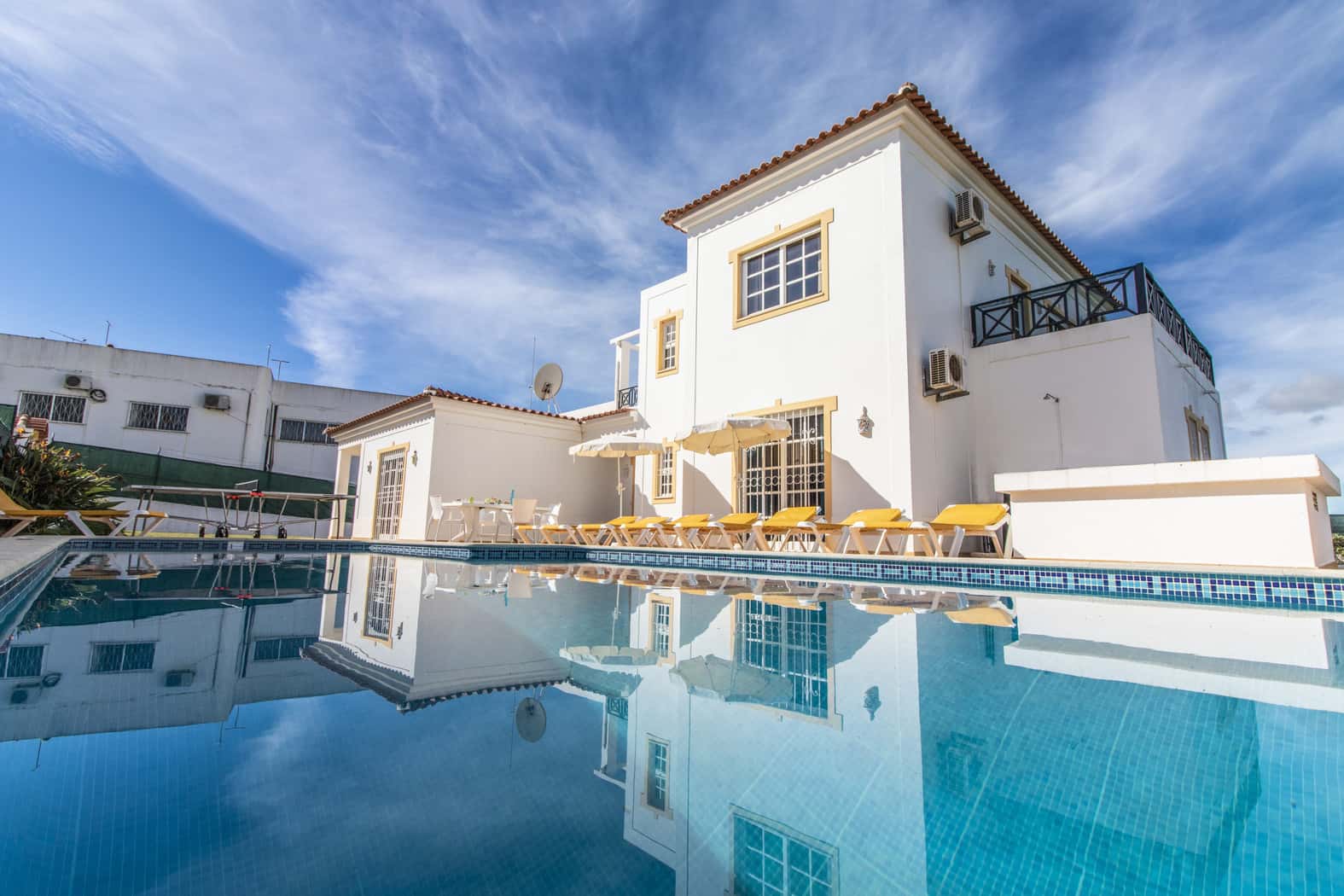 Villa Pacheco by Portucasa