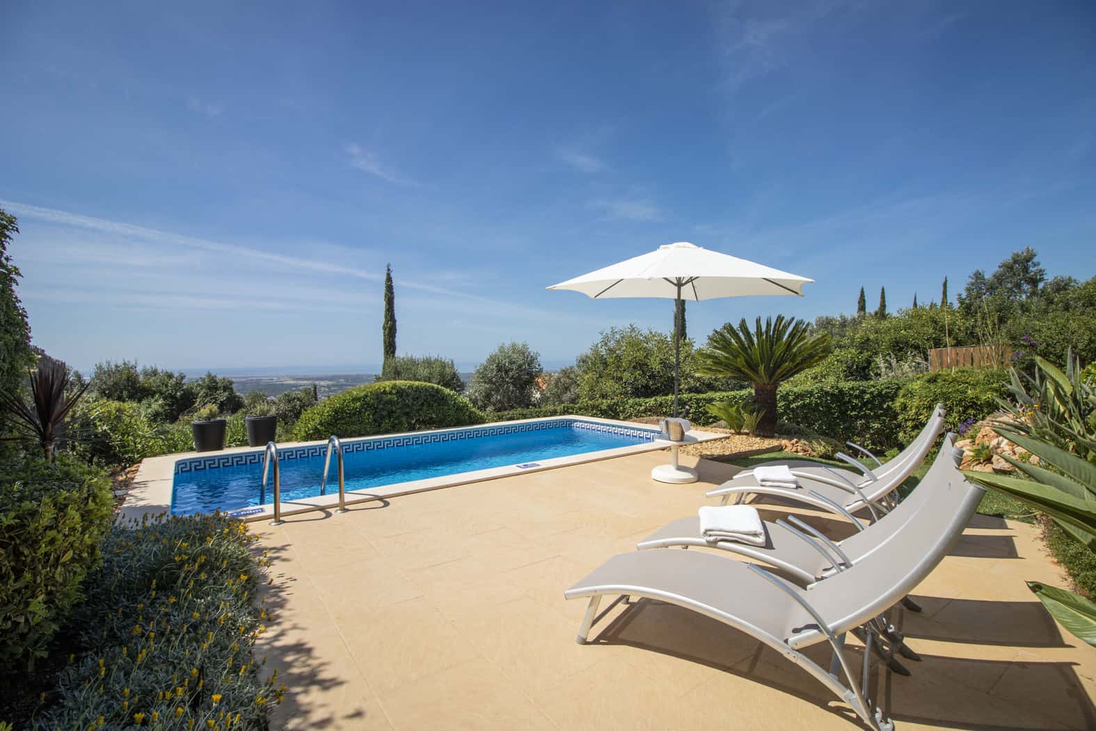 Villa Vista by Portucasa